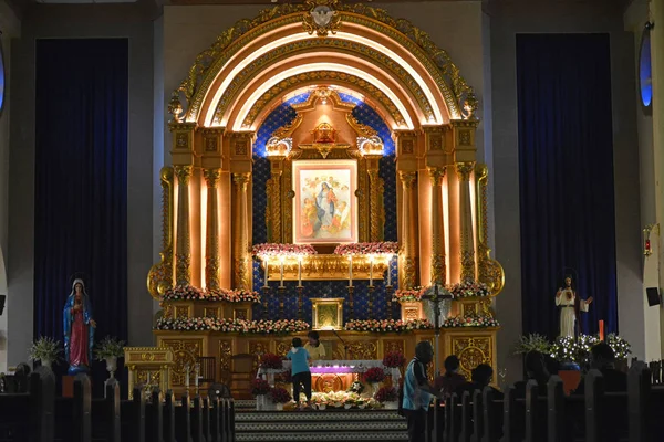 Iglesia Parroquial Nuestra Señora de la Luz en Cainta, Rizal, Phili — Foto de Stock