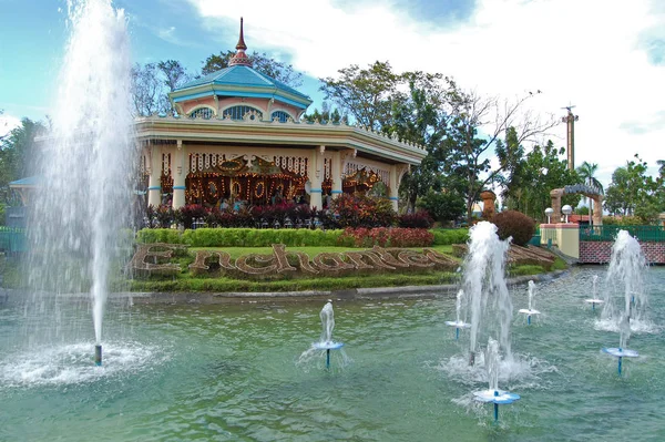 Laguna Nov Fachada Carrossel Parque Temático Reino Encantado Durante Dia — Fotografia de Stock