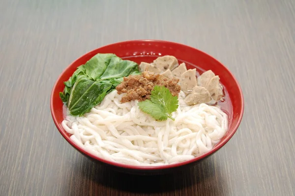 中国肉丸面汤碗 — 图库照片
