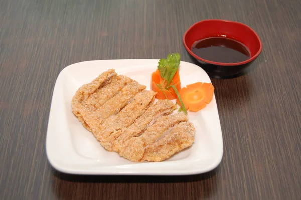 Ayam Cincang Strip Piring — Stok Foto