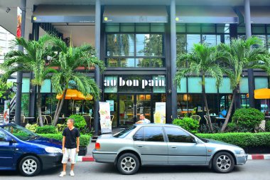 BANGKOK, TH - DEC. 14: Au Bon Pain Cafe Bakery facade on December 14, 2016 in Soi Sukhumvit 11, Bangkok, Thailand. clipart