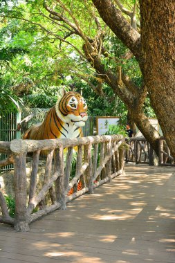 BANGKOK, TH - DEC 13: Path way at Dusit Zoo on December 13, 2016 in Khao Din Park, Bangkok, Thailand. Dusit Zoo is the oldest zoo in Bangkok, Thailand.