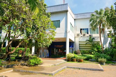 BANGKOK, TH - DEC 13: Dusit Zoo museum facade on December 13, 2016 in Khao Din Park, Bangkok, Thailand. Dusit Zoo is the oldest zoo in Bangkok, Thailand.