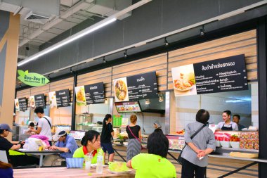 Bangkok, Th - 11 Aralık: Büyük C Ratchadaphisek Gıda Mahkemesi İçişleri 11 Aralık 2016 'da Bangkok, Tayland.