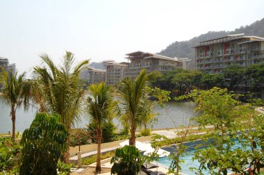 Batangas, Ph - 23 Nisan 2011 'de Filipinler' in başkenti Nasugbu 'da Hamilton, Pico De Loro' da havuz manzarası.