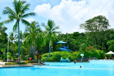 Cebu, Ph-Ekim 8: Shangri-La 'nın Mactan Tatil ve Spa yüzme havuzu 8 Ekim 2016 tarihinde Lapu Lapu, Cebu, Filipinler' de. Sahildeki lüks tatil beldesi Mactan-Cebu Int 'l Havalimanı' na 8 km uzaklıkta..