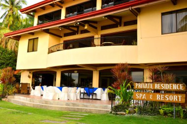 Negros Oriental, Ph - 27 Ağustos 2016 'da Filipinler' in Dauin kentinde özel konut Vip Resort cephesi. Özel Konut Vip Resort 'u 15 km uzaklıkta. Dumaguete şehrinden.