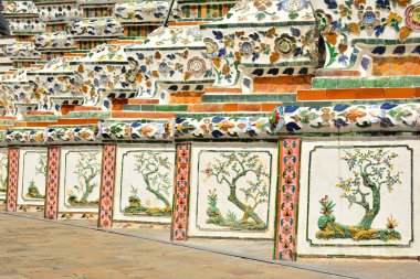 Bangkok, Th - 12 Aralık 2016 'da Bangkok, Tayland' da Wat Arun sanat detayları. Wat Arun ya da Şafak Tapınağı, Tayland 'ın Bangkok şehrinde bir Budist tapınağıdır..