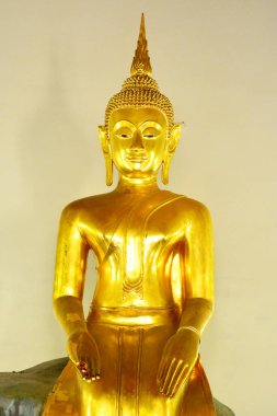 Bangkok, Th - 12 Aralık 2016 'da Bangkok, Tayland' da altın Buda tapınağı. Wat Pho, Tayland 'ın Bangkok bölgesindeki Phra Nakhon bölgesinde yer alan bir Budist tapınağıdır..