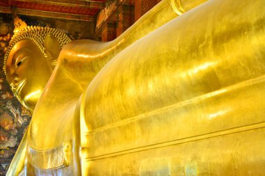 Bangkok, Th - 12 Aralık 2016, Bangkok, Tayland 'da Wat Pho' da uzanan Buda. Wat Pho, Tayland 'ın Bangkok bölgesindeki Phra Nakhon bölgesinde yer alan bir Budist tapınağıdır..