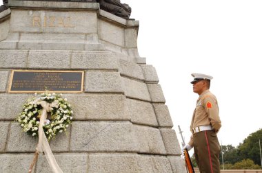 1 Ekim 2011 'de Manila' nın Roxas Bulvarı 'nda korumalı Luneta Ulusal Parkı tabelası olarak da bilinir. Rizal Park, Manila 'nın en önemli turistik yerlerinden biridir..