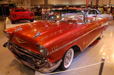 29 Mayıs 2011 'de SMX Kongre Merkezi, Pasay, Filipinler' de Grand 3 Ring 'de Chevrolet vintage otomobil etkinliği.