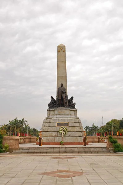 1 Ekim 2011 'de Roxas Bulvarı, Manila' da Luneta Ulusal Parkı anıtı olarak da bilinen Rizal Park. Rizal Park, Manila 'nın en önemli turistik yerlerinden biridir..