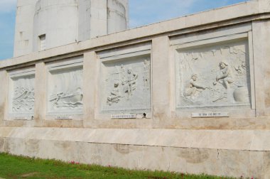 QuEZON ŞEHRİ, PH-OCT 4: 4 Ekim 2015 'te Quezon City, Filipinler' de Quezon Anıtı Sanat Heykeli. Quezon Anıt Çemberi, Filipinler 'de bulunan bir milli park ve türbedir..