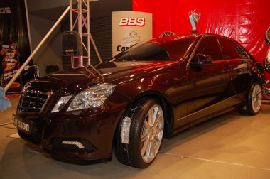 Pasay, PH - NOV 27: Mercedes Benz 27 Kasım 2011 'de Manila Otomobil Salonu' nda SMX Kongre Merkezi, Pasay, Filipinler.