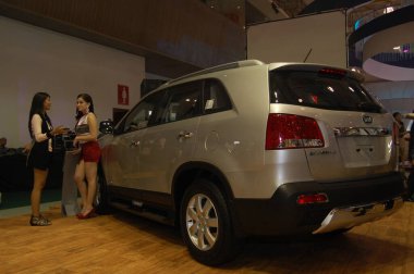 PAsay, PH - 19 AUG: Kia Sorento SUv, 19 Ağustos 2010 tarihinde Filipin Uluslararası Otomobil Fuarı 'nda Dünya Ticaret Merkezi Manila, Pasay, Phillippines.