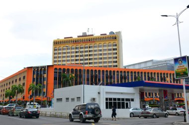 KOTA KINABALU, My - 17 Haziran 2016 Kota Kinabalu, Malezya 'da Gaya Centre Otel cephesi.