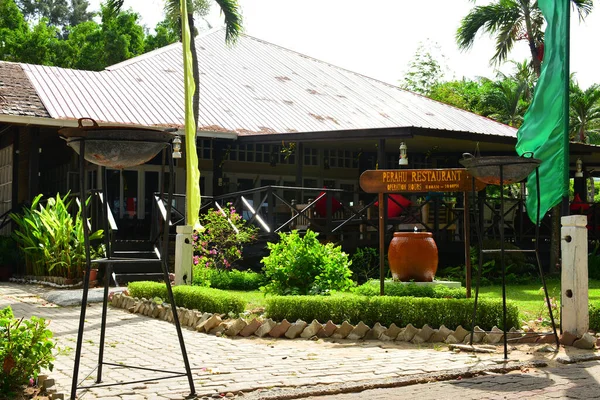 Sabah June 2016年6月20日在马来西亚的Manukan Island餐馆立面 曼努坎岛度假胜地是一个藏身处 是组成东姑阿卜杜勒拉赫曼公园的五个热带岛屿之一 — 图库照片