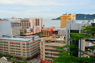 KOTA KINABALU, My - 21 Haziran 2016 'da Malezya' nın Kota Kinabalu şehrinde Kota Kinabalu Şehir Genel Görünümü. Kota Kinabalu (eski adıyla Jesselton), Malezya 'nın Sabah eyaletinin başkenti..