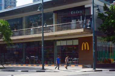 TAGUIG, PH-OCT. 1: 1 Ekim 2016 tarihinde Forbes Town Center, Taguig City, Filipinler. McDonald 's bir Amerikan hamburgeri ve fast food restoran zinciri. 1940 'da kuruldu..