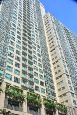 TAGUIG, PH-OCT. 1 Ekim 2016 'da Taguig, Filipinler' de Forbes Town Center cephesi. 