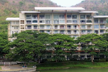 BATANGAS, PH - 5 Aralık 2016 'da Filipinler' in başkenti Nasugbu 'da Pico de Loro Plajı ve Country Club' ın ön cephesi.