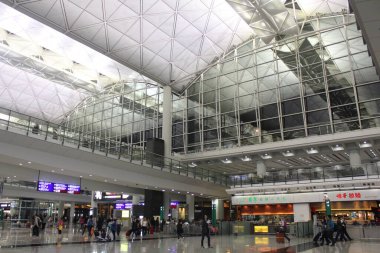 CHEP LAP KOK, HK - 7 Aralık 2016 'da Hong Kong Uluslararası Havalimanı içi Chep Kap Kok, Hong Kong. Hong Kong Uluslararası Havaalanı Hong Kong 'un ana havaalanıdır..