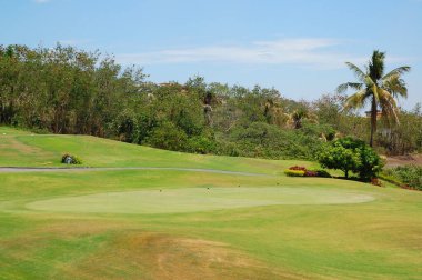 CAVITE, PH - OCT 19: Tagaytay Highlands golf sahası 19 Ekim 2015, Tagaytay, Cavite, Filipinler. Tagaytay Highlands golf kulüpleri, restoranlar, konforlar ve yerleşim yerlerinden oluşur..