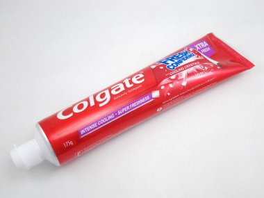 MANILA, PH-APR. 10: Colgate Taze Güven Diş macunu 10 Nisan 2020 'de Manila, Filipinler' de taze baharatlı.
