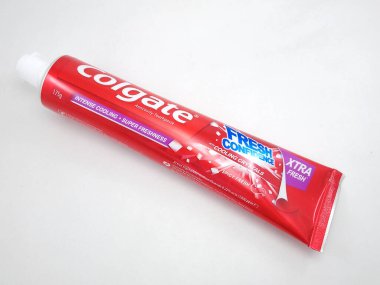 MANILA, PH-APR. 10: Colgate Taze Güven Diş macunu 10 Nisan 2020 'de Manila, Filipinler' de taze baharatlı.