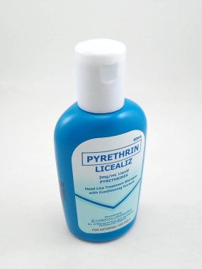 MANILA, PH-APR. 10 Nisan 2020 tarihinde Manila, Filipinler 'de Pyrethrines şampuan formülü.