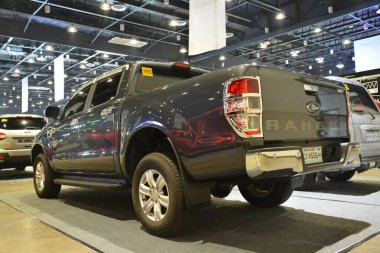Pasay, PH - 28 Temmuz: Ford Ranger, Bumper 'dan Bumper Prime araba fuarına 28 Temmuz 2019 tarihinde Pasay, Filipinler' de gitti. Bumper to Bumper, pazar sonrası arabaların yer aldığı bir araba fuarı..