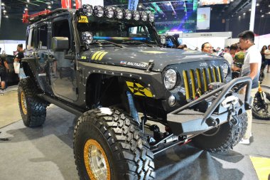 Pasay, PH - 28 Temmuz 2019 'da Filipinler, Pasay' da Bumper 'dan Bumper Prime araba fuarına cip çobanı geldi. Bumper to Bumper, pazar sonrası arabaların yer aldığı bir araba fuarı..