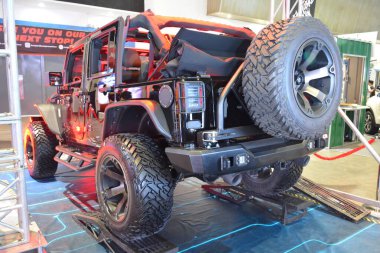 Pasay, PH - 28 Temmuz 2019 'da Filipinler, Pasay' da Bumper 'dan Bumper Prime araba fuarına cip çobanı geldi. Bumper to Bumper, pazar sonrası arabaların yer aldığı bir araba fuarı..