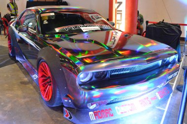 Pasay, PH - 28 Temmuz: Dodge Challenger, Bumper 'dan Bumper Prime araba fuarına 28 Temmuz 2019 tarihinde Pasay, Filipinler' de katıldı. Bumper to Bumper, pazar sonrası arabaların yer aldığı bir araba fuarı..