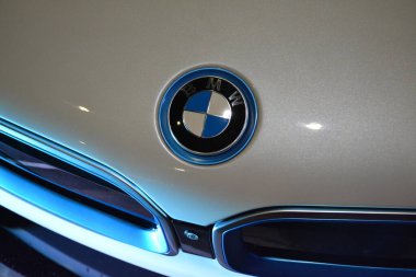 Pasay, PH - 28 Temmuz: BMW i8 amblemi Bumper to Bumper Prime car show 28 Temmuz 2019 tarihinde Pasay, Filipinler 'de. Bumper to Bumper, pazar sonrası arabaların yer aldığı bir araba fuarı..
