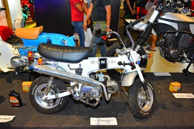 Pasay, PH - APR 23 - Honda DAX ST70 motosiklet Trans Sport Show 'da 23 Nisan 2017 Pasay, Filipinler.