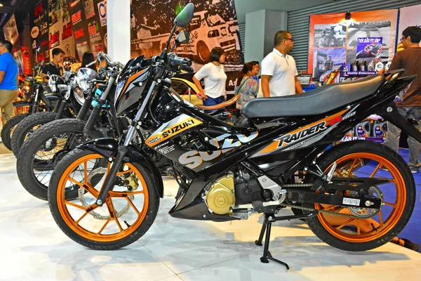 Pasay Apr 2017年4月23日にフィリピンのパサイで開催されたトランススポーツショーで スズキのレーダーR150オートバイ — ストック写真