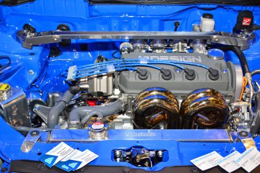 PAsay, PH - 30 Kasım 2017 'de Filipinler' de Manila Oto Salon araba fuarında Sedan araba motoru. 