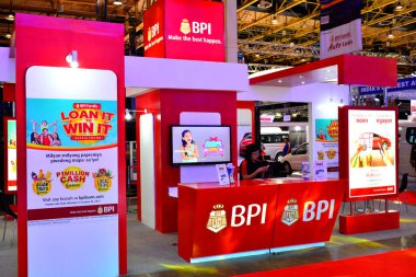 PAsay, PH - APR 1 - Filipin Adaları Bankası (BPI) 1 Nisan 2017 tarihinde Pasay, Filipinler 'de Manila Uluslararası Otomobil Fuarı standında.