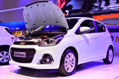 Pasay, PH - APR 1 - Manila Uluslararası Otomobil Fuarı 'nda Chevrolet Kıvılcımı 1 Nisan 2017, Pasay, Filipinler.