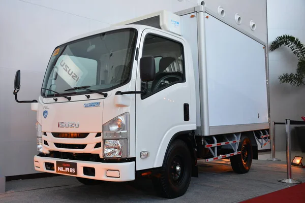 Pasay, PH - 26 Temmuz - Isuzu NLR85 kamyonet Philauto Show 'da 26 Temmuz 2019 Pasay, Filipinler.
