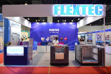 Pasay, PH - 26 Temmuz - Filipinler 'deki Philauto fuarında 26 Temmuz 2019' da Flextec gıda deposu.