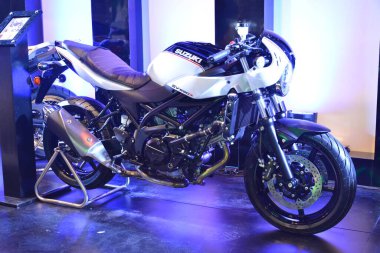 Pasay, PH - 16 Haziran - Suzuki SV 650X motosiklet Makina Moto fuarında 16 Haziran 2019, Pasay, Filipinler.