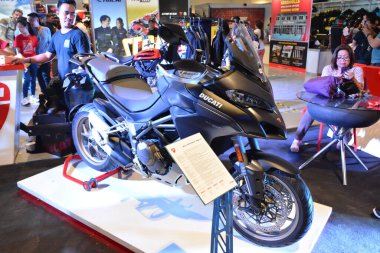 PAsay, PH - 16 Haziran - Ducati multistrada 1260 's motosiklet Makina Moto Show 16 Haziran 2019 tarihinde Pasay, Filipinler.
