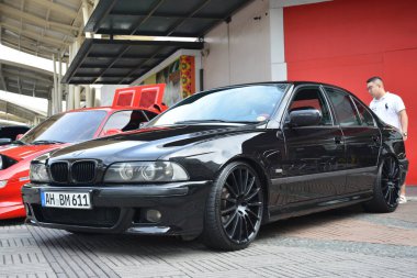 QUEZON CITY, PH - 15 Haziran - BMW 528 i Spor Hattı Otomobil Fuarı 15 Haziran 2019 tarihinde Quezon City, Filipinler