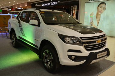 MANDALUYONG, PH - NOV 22 - Chevrolet Colorado 22 Kasım 2018 'de Mandaluyong, Filipinler' de SM Megamall 'da toplandı.