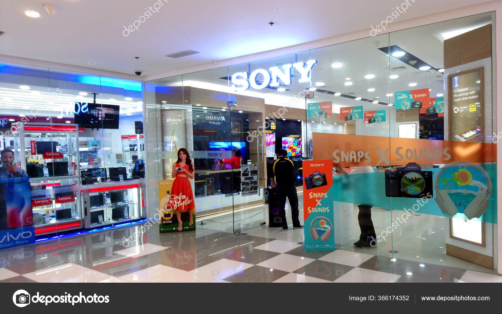 Quezon City April Fassade Des Sony Geschafts Ayala Malls Kleeblatt Redaktionelles Stockfoto C Imwaltersy 366174352