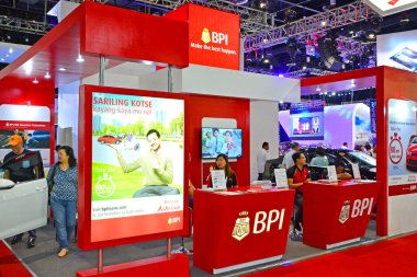 Pasay, PH - PRIL 7 - Filipin Adaları Bankası (BPI) 7 Nisan 2018 tarihinde Pasay, Filipinler 'de düzenlenen Manila Uluslararası Otomobil Fuarı standında.