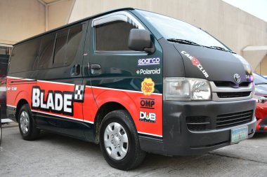 PASIG, PH - 5 Mayıs - Toyota hiace van 5 Mayıs 2019 tarihinde Pasig, Filipinler 'de Hot Import Nights araba fuarında.